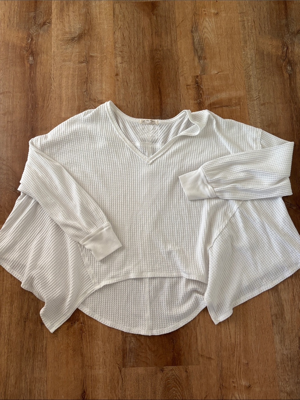 We The Free Textured White V‑Neck Waffle Knit Top medium